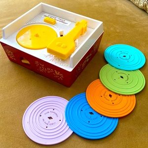 Vintage-style (circa 1971) FP record player and 5 2-sided records.